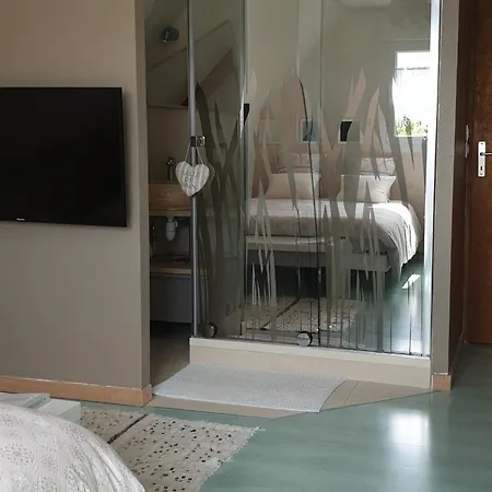 In Champagne Bed & Breakfast