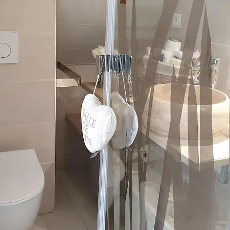 In Champagne Bed & Breakfast 3*